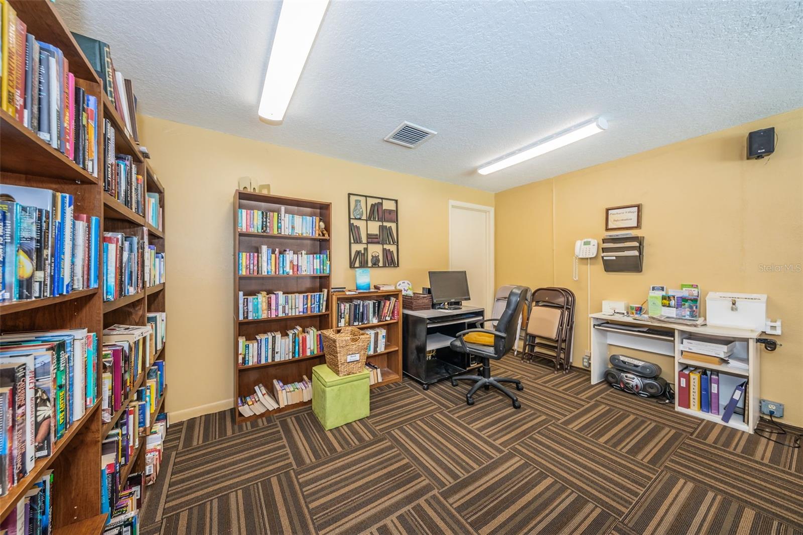 Listing photo id 44 for 1701 Pinehurst Road 9-h