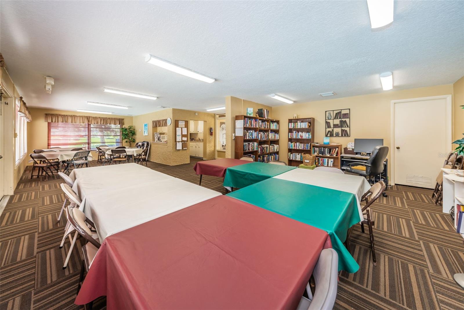Listing photo id 45 for 1701 Pinehurst Road 9-h