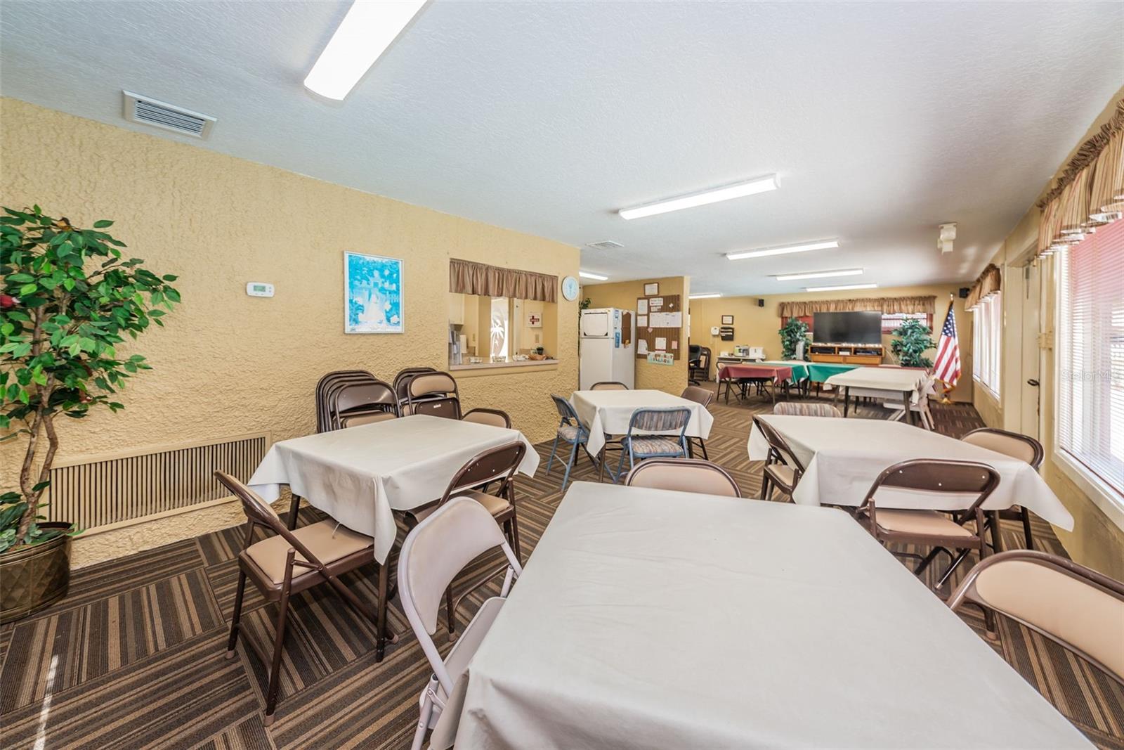 Listing photo id 48 for 1701 Pinehurst Road 9-h