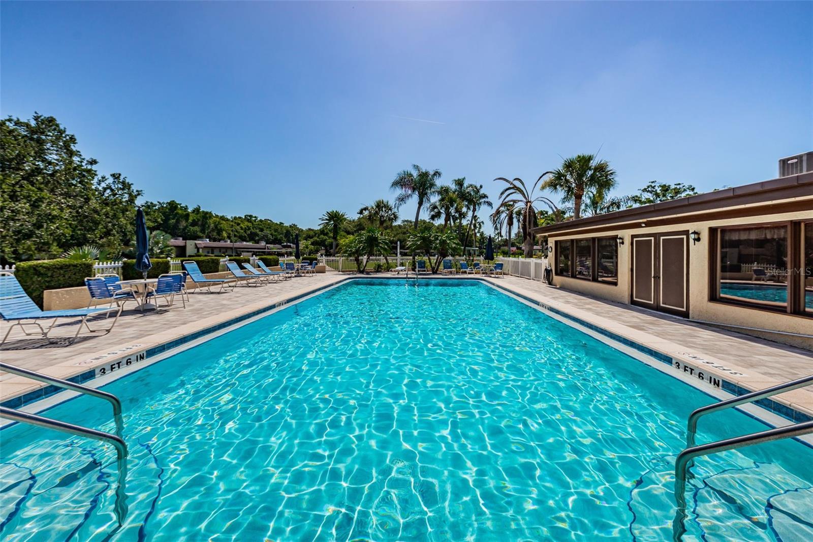 Listing photo id 53 for 1701 Pinehurst Road 9-h