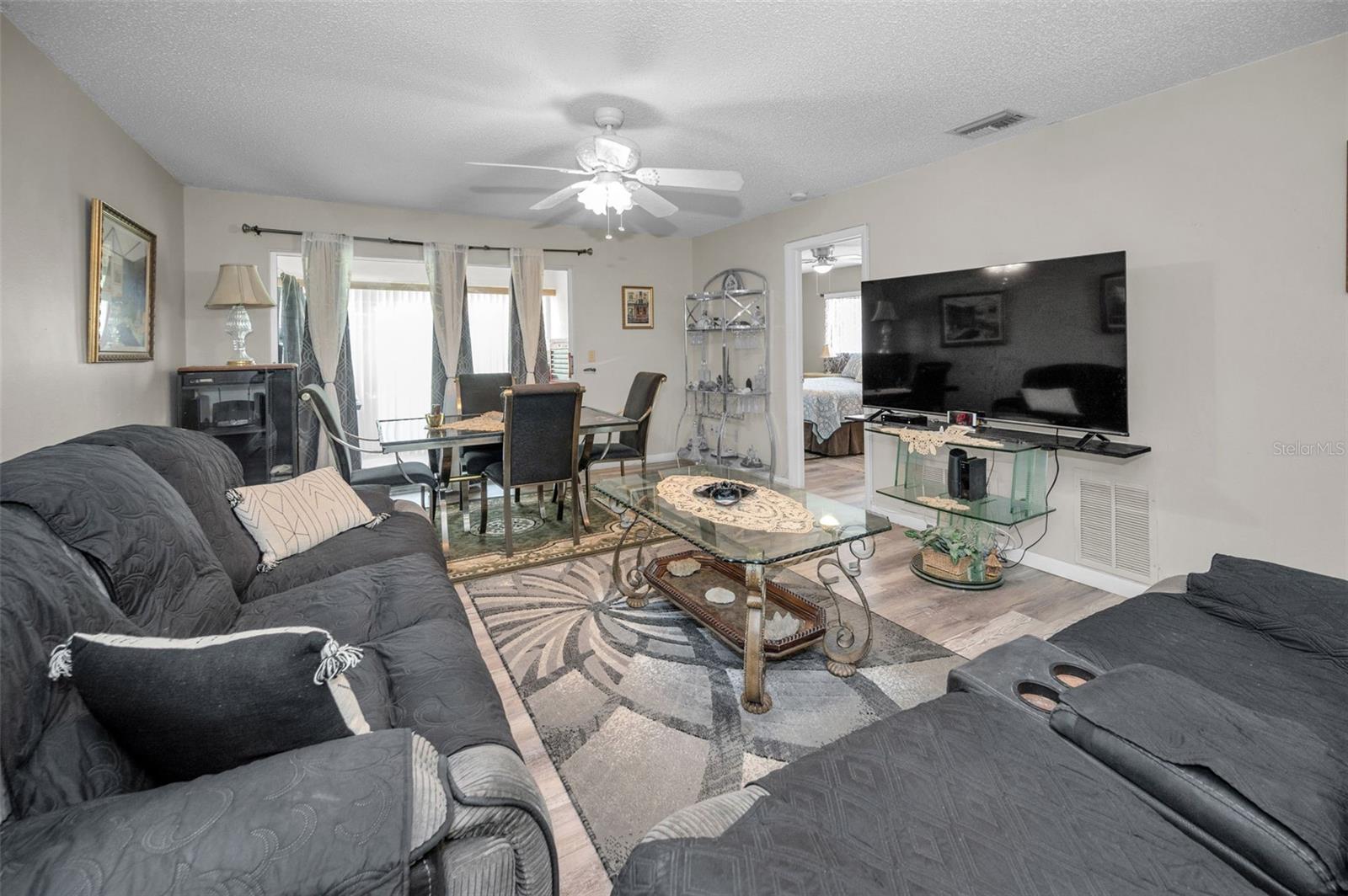 Listing photo id 5 for 1701 Pinehurst Road 9-h