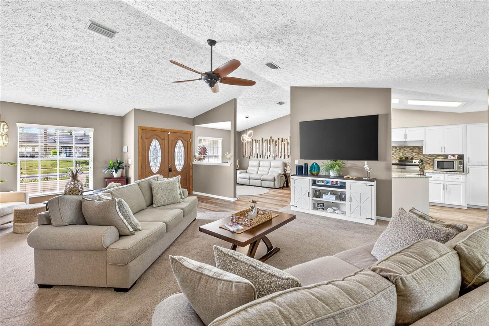 Image 11 of 64 For 10348 Ventura Drive