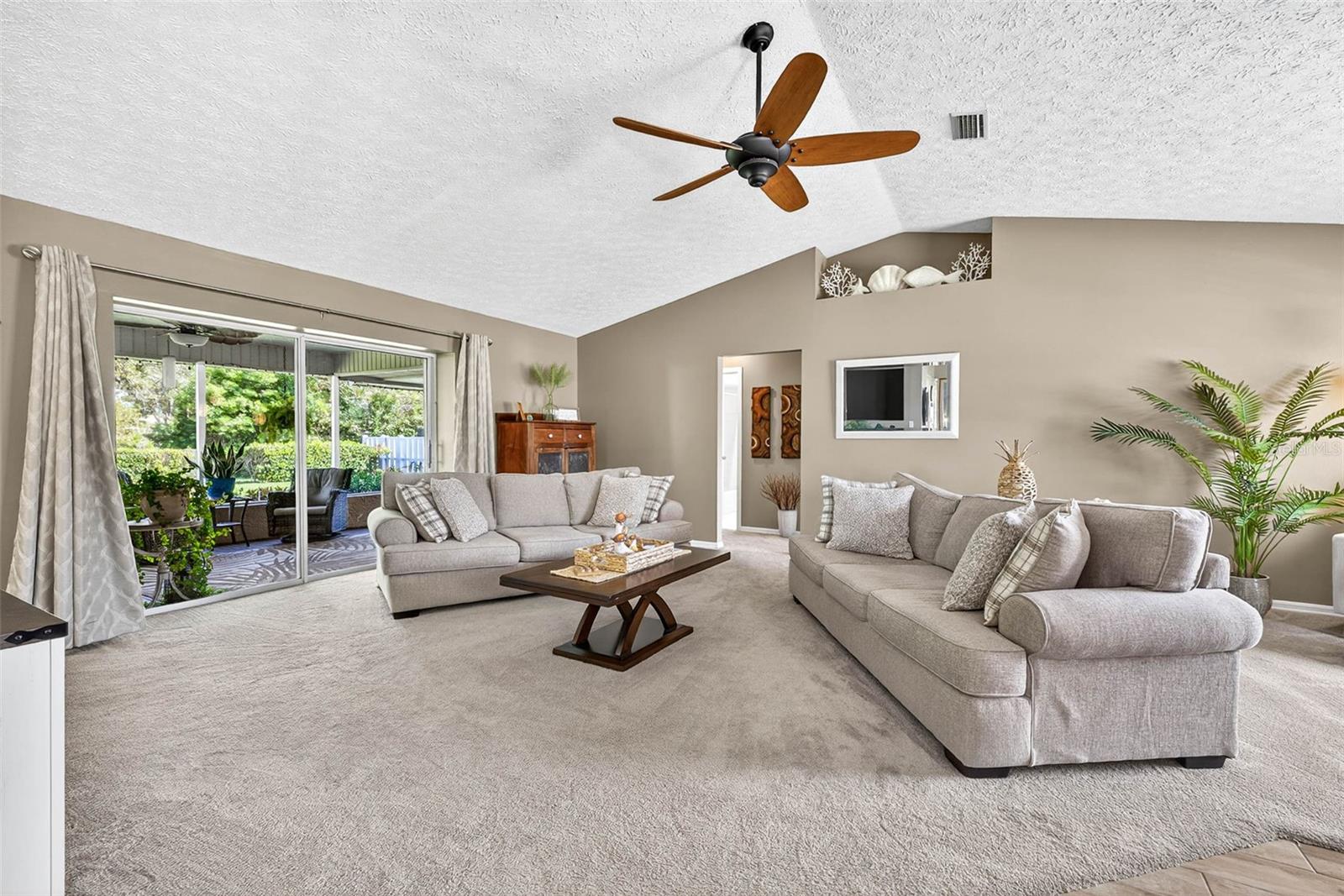 Image 12 of 64 For 10348 Ventura Drive