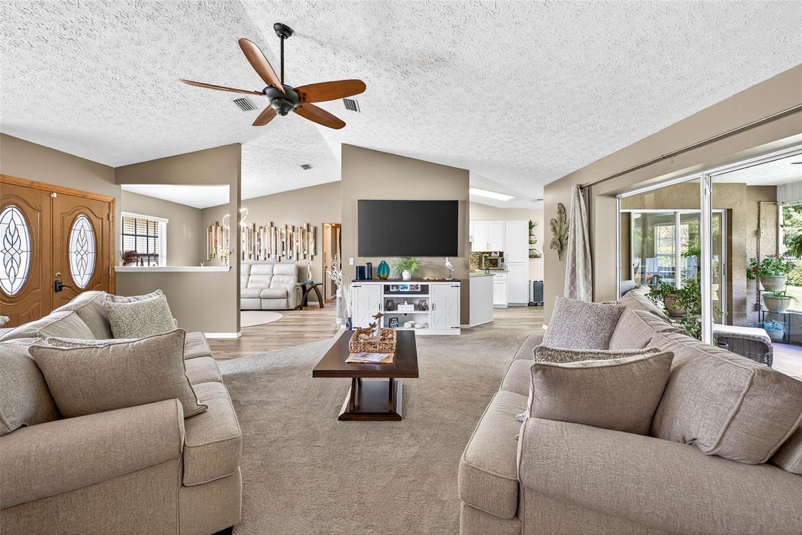 Image 13 of 64 For 10348 Ventura Drive