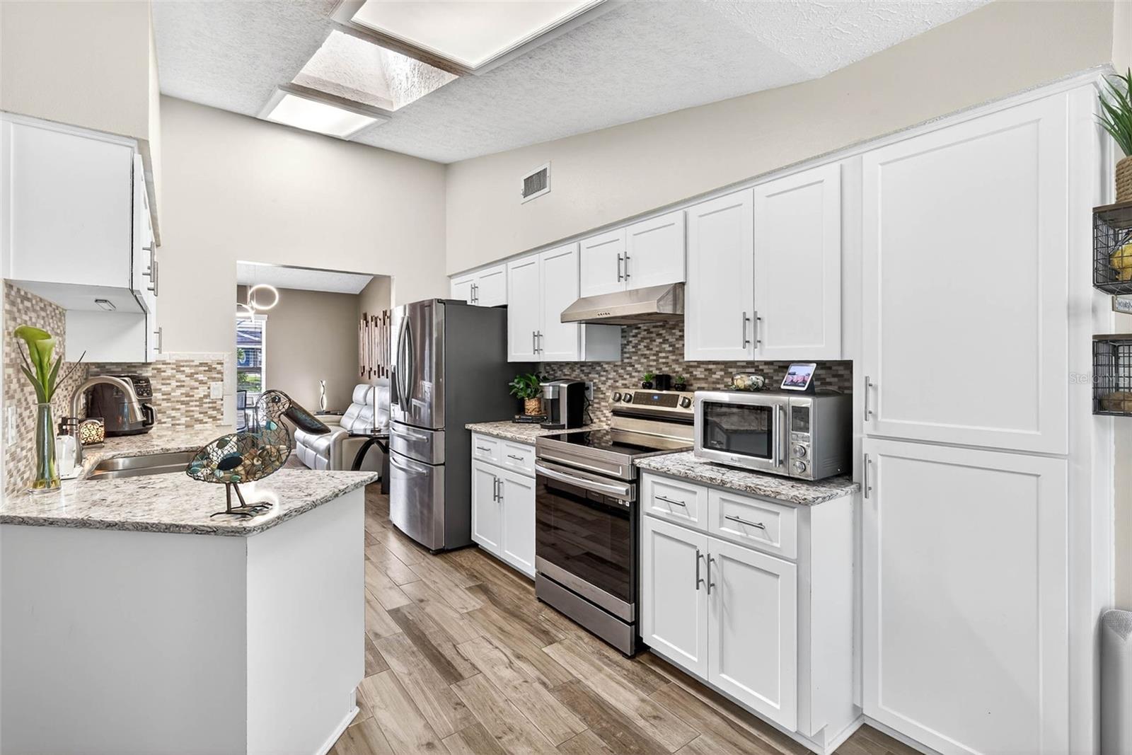 Image 22 of 64 For 10348 Ventura Drive