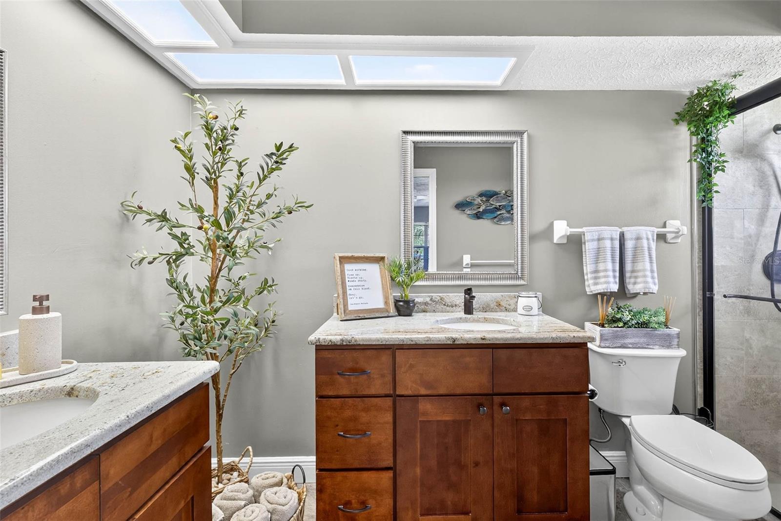 Image 32 of 64 For 10348 Ventura Drive