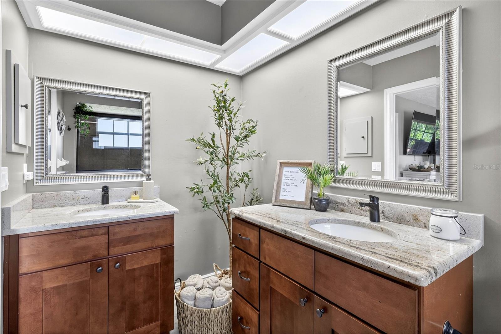 Image 35 of 64 For 10348 Ventura Drive