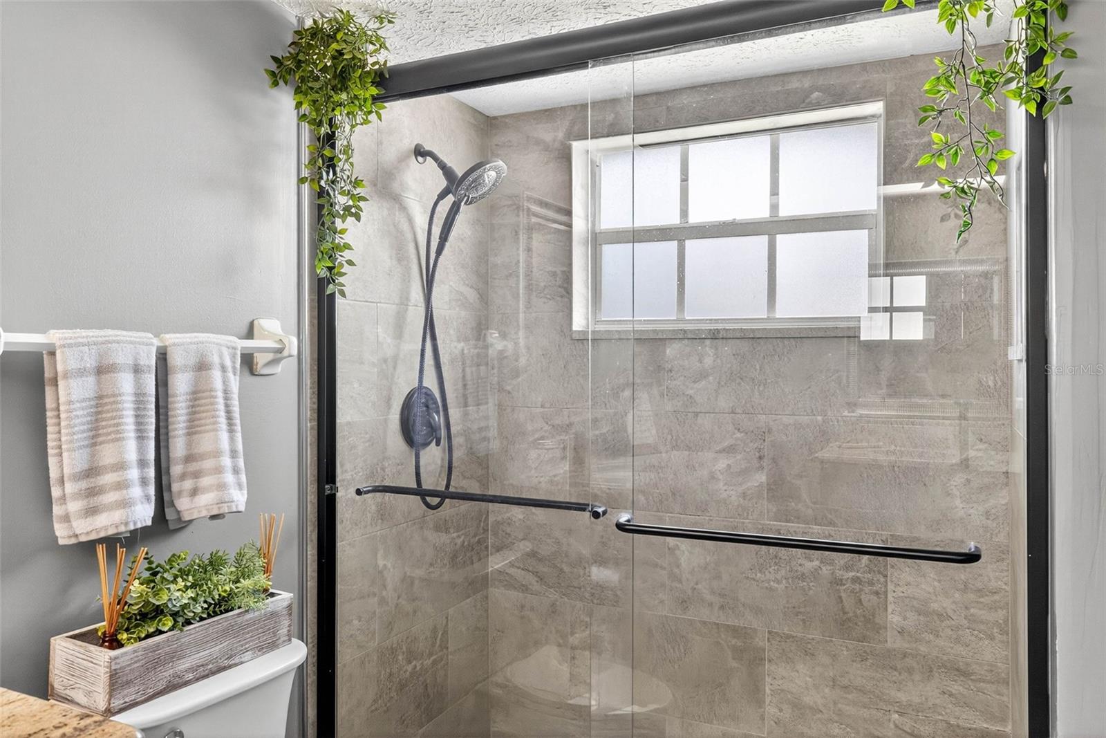 Image 37 of 64 For 10348 Ventura Drive