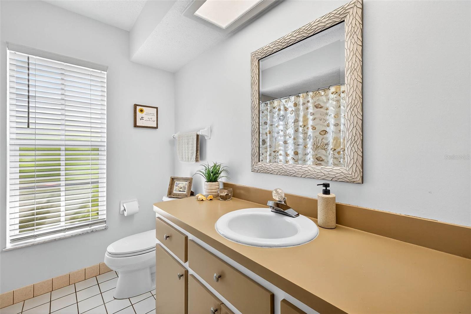 Image 41 of 64 For 10348 Ventura Drive