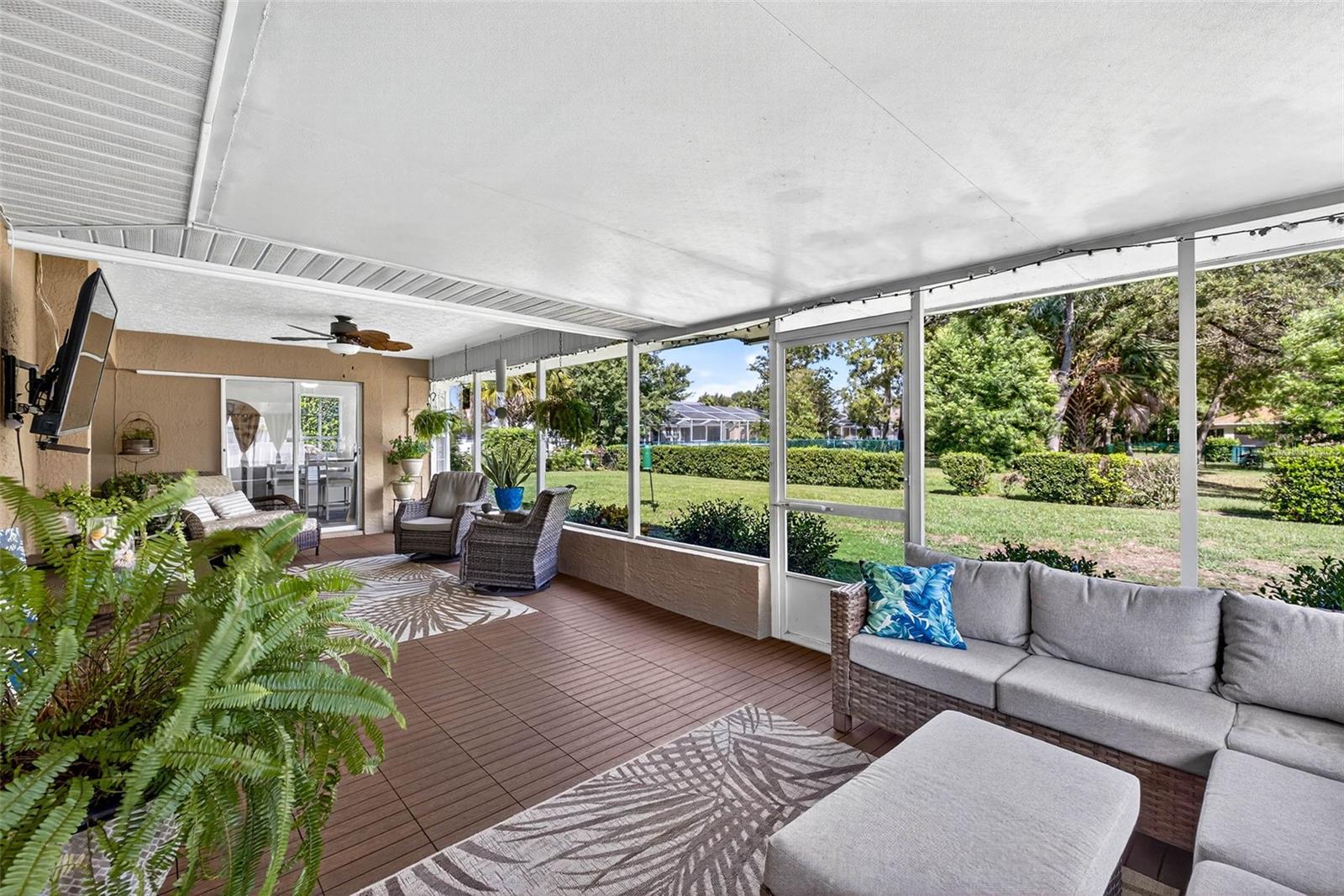 Image 45 of 64 For 10348 Ventura Drive