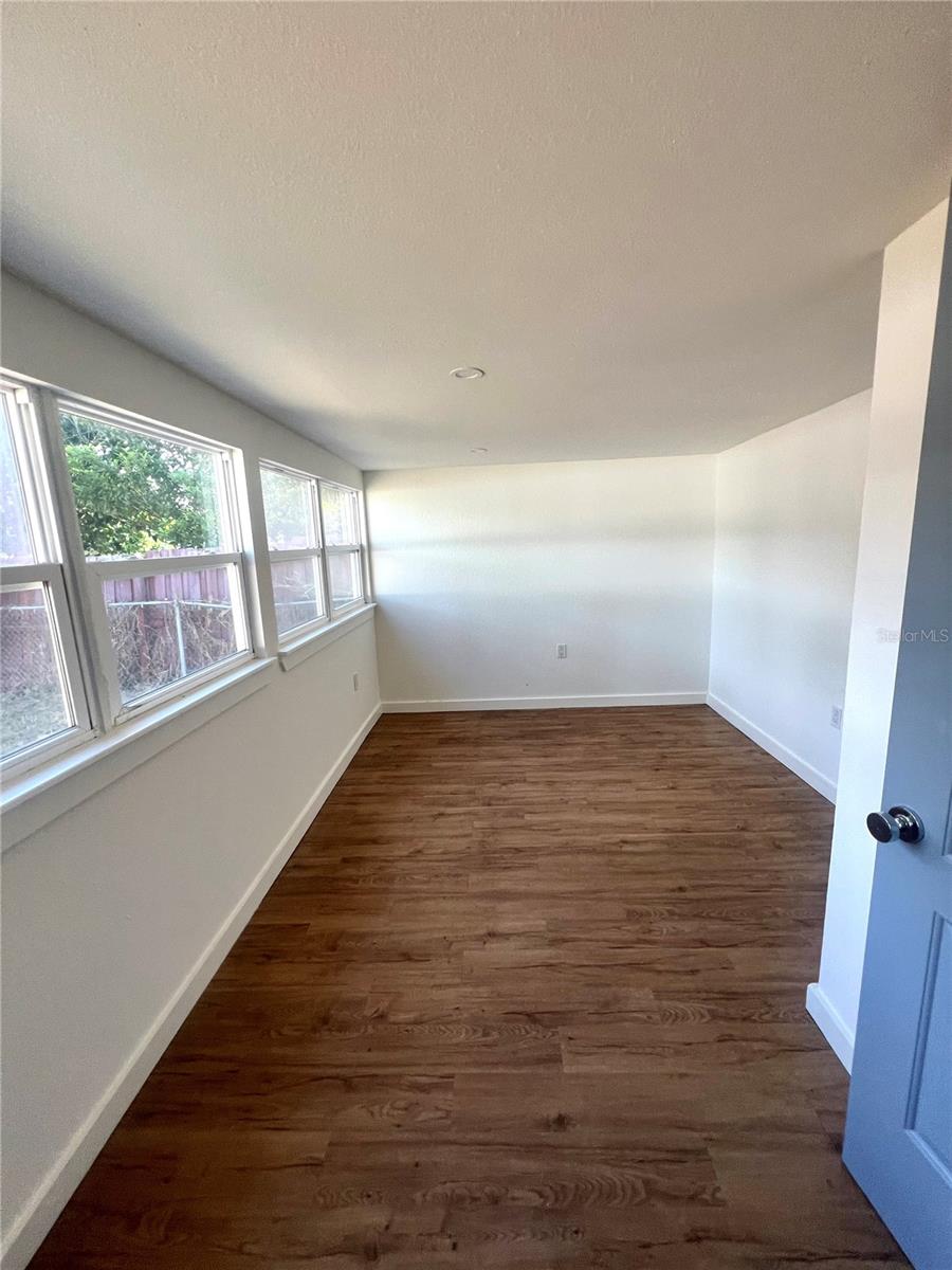 Image 11 of 16 For 2819 25th Avenue N