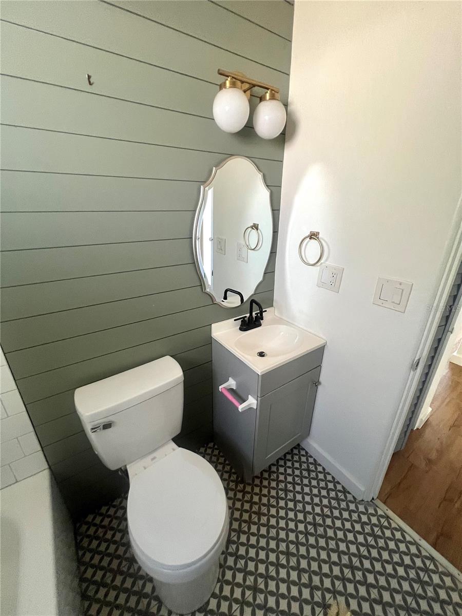 Image 12 of 16 For 2819 25th Avenue N