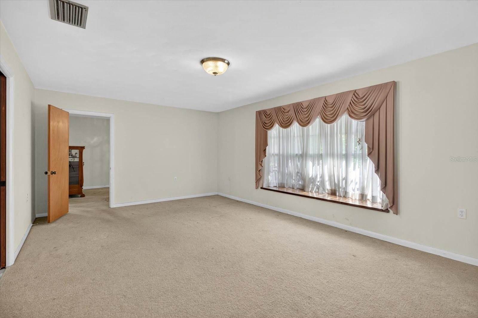 Image 46 of 83 For 506 3rd Avenue Se