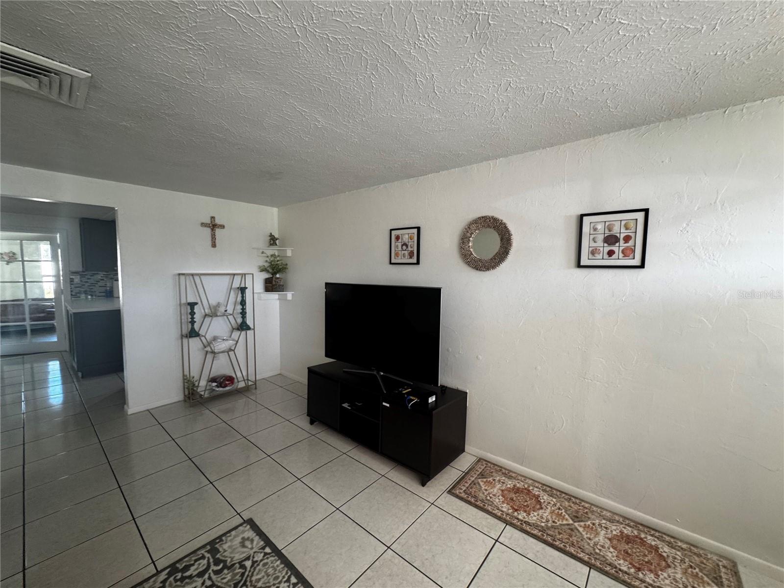 Image 3 of 21 For 1717 Colleen Street