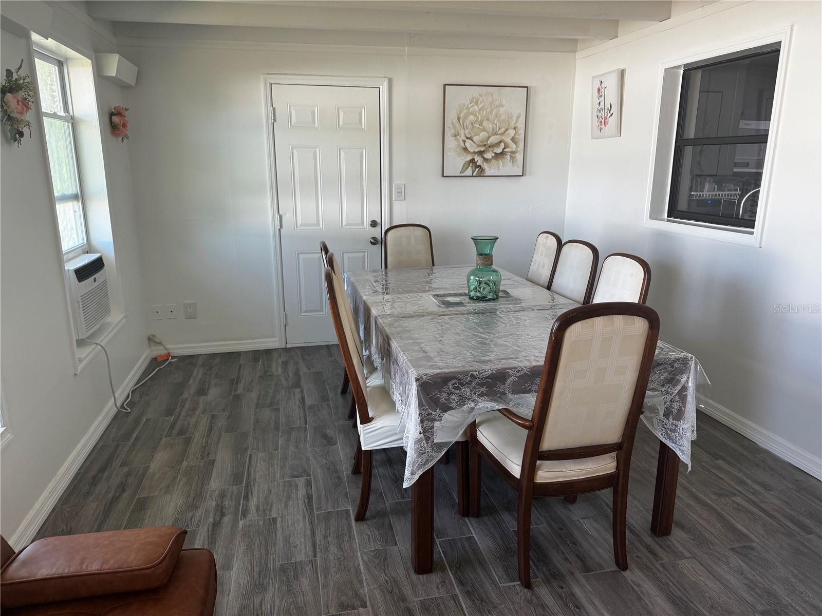 Image 8 of 21 For 1717 Colleen Street