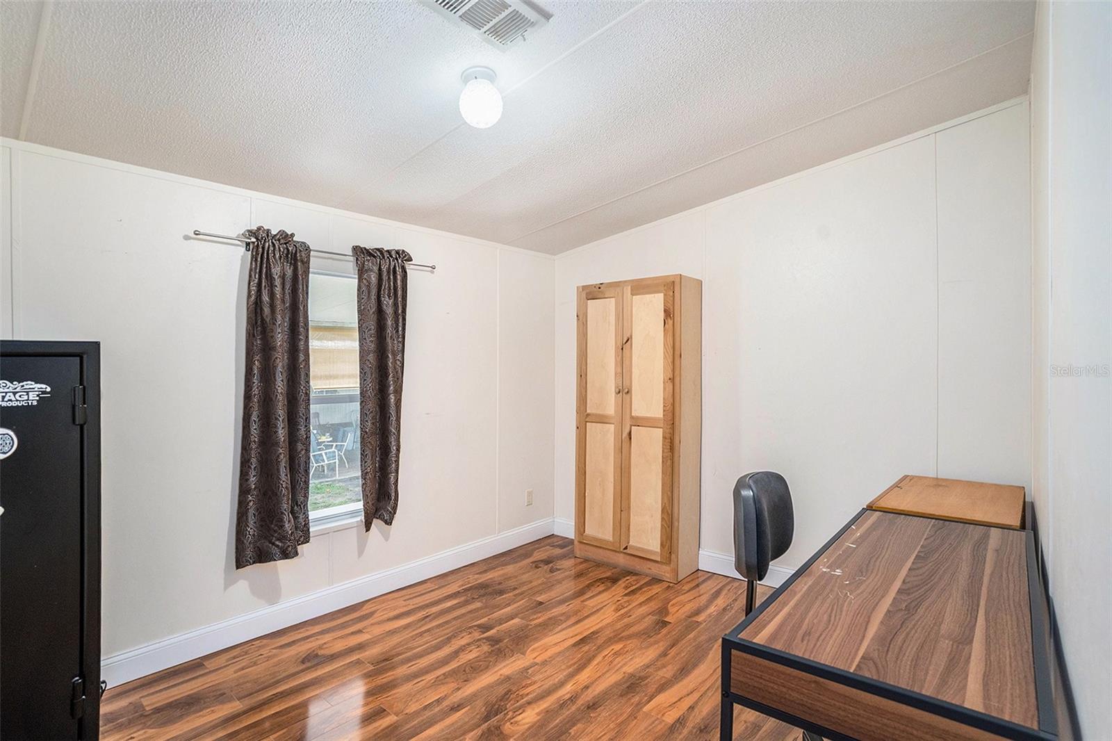 Image 15 of 32 For 5813 Coventry Drive