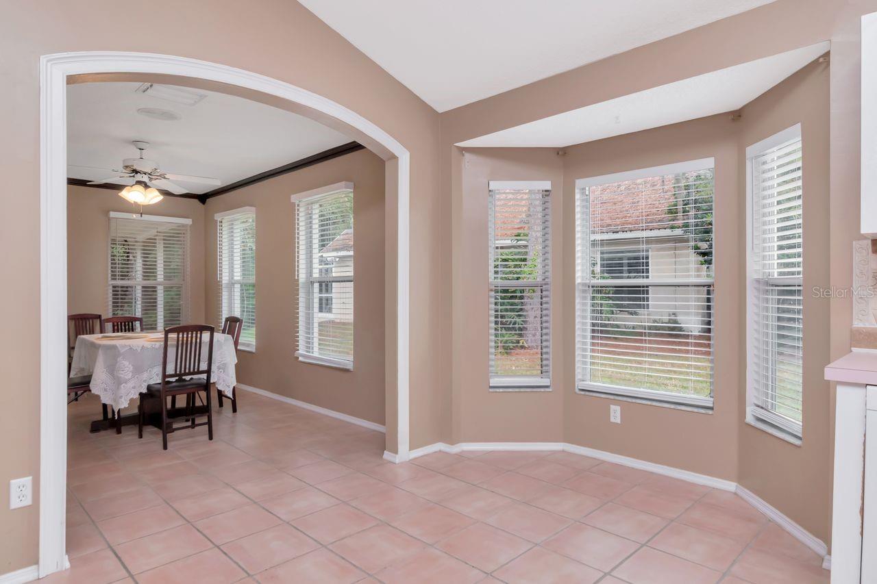 Image 13 of 36 For 314 Fountainview Circle