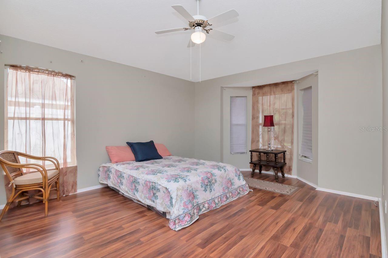 Image 16 of 36 For 314 Fountainview Circle