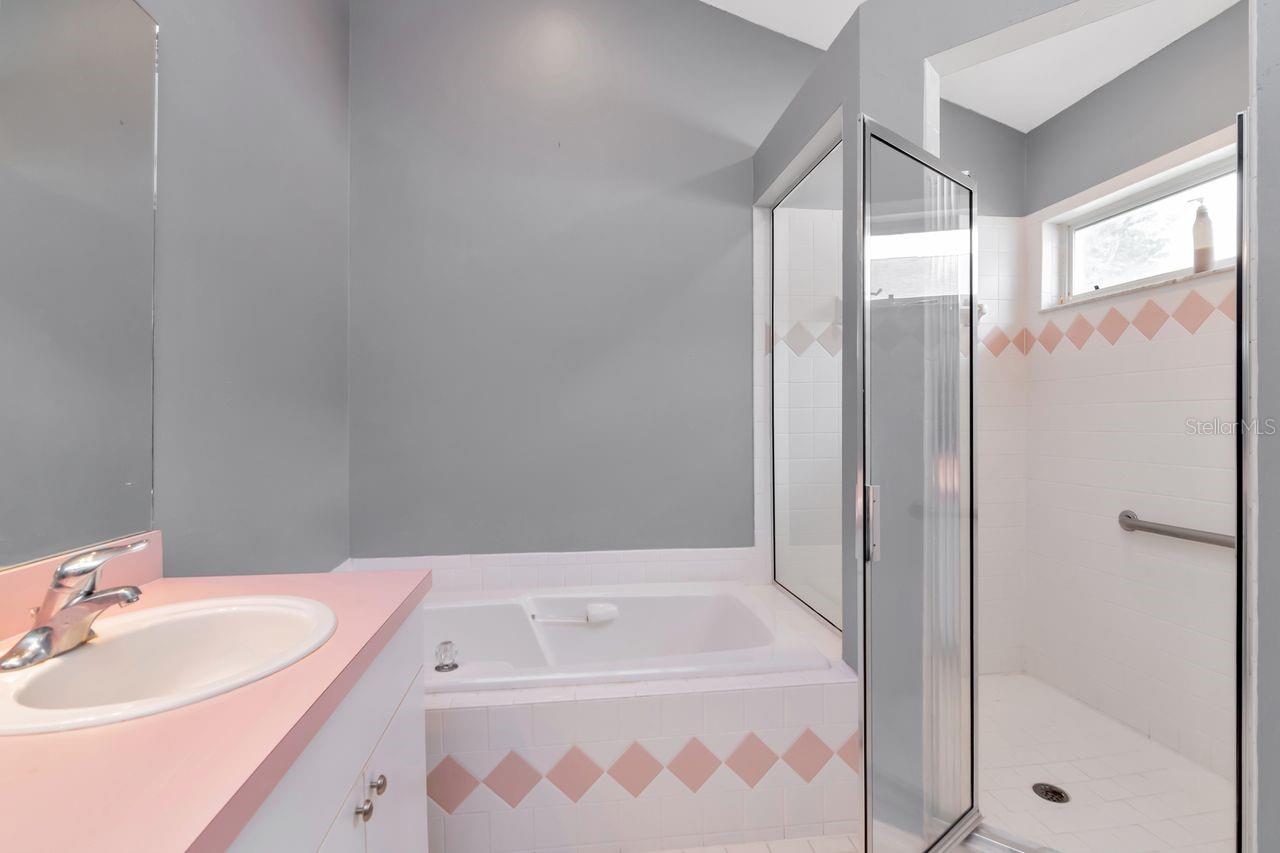 Image 19 of 36 For 314 Fountainview Circle