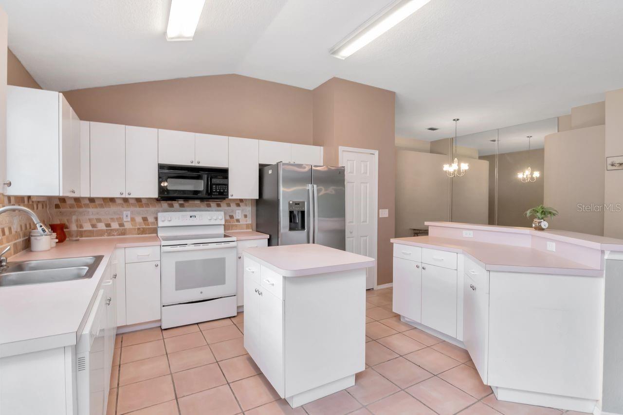 Image 8 of 36 For 314 Fountainview Circle