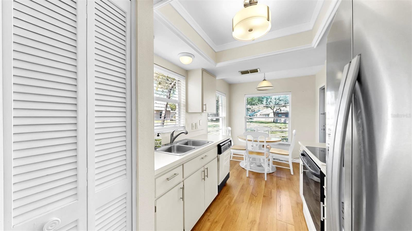 Listing photo id 8 for 4851 Leyte Court