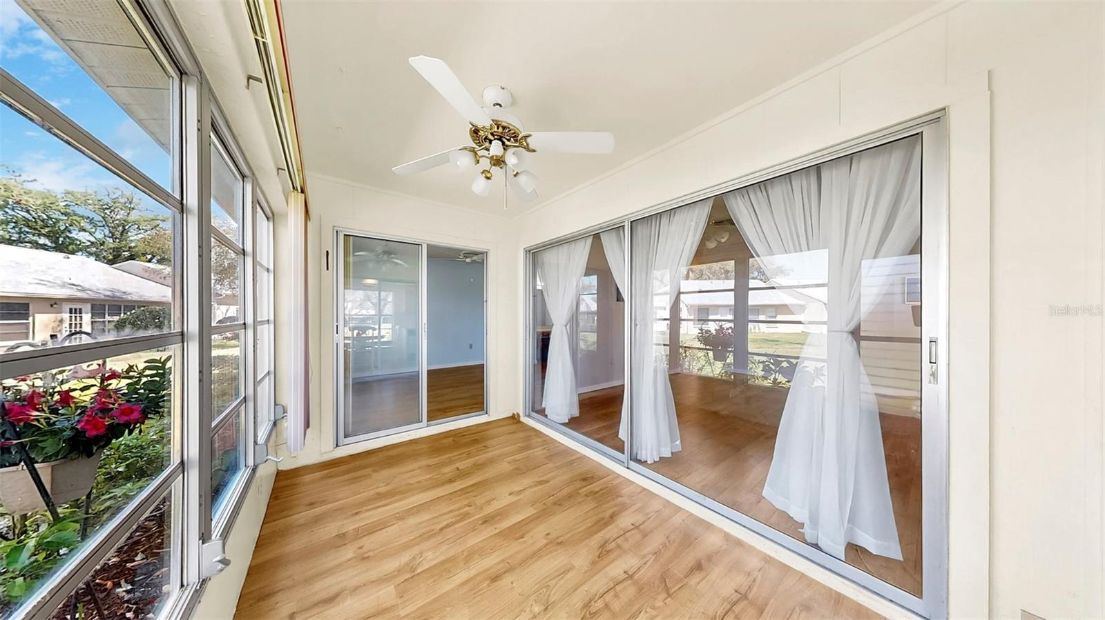 Listing photo id 11 for 4851 Leyte Court