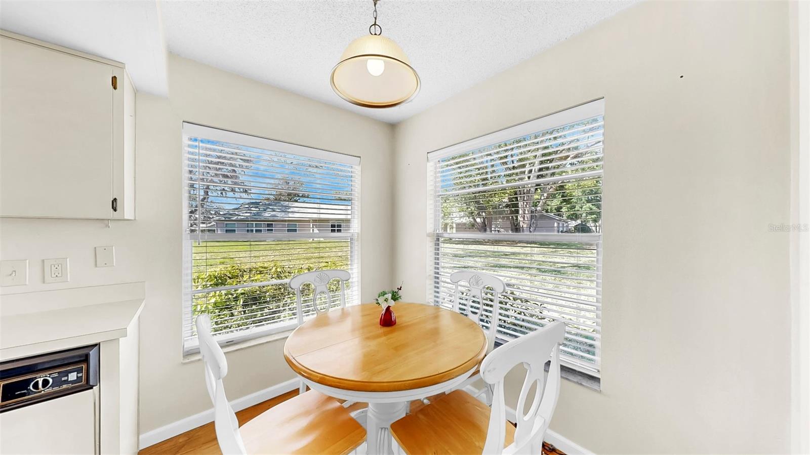 Listing photo id 12 for 4851 Leyte Court