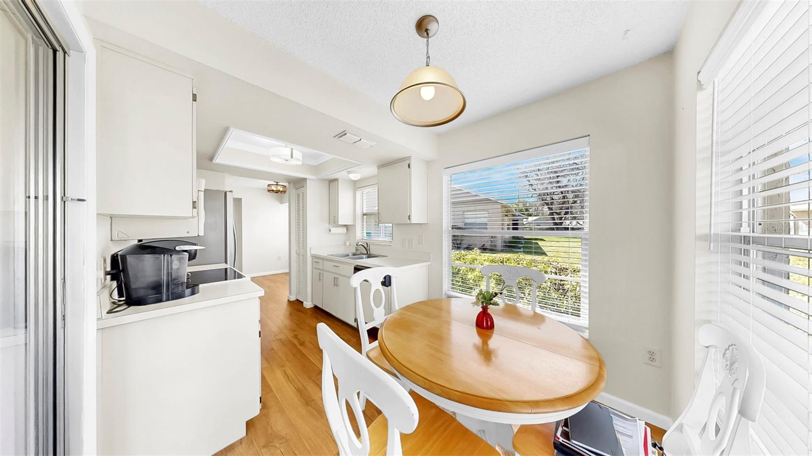 Listing photo id 13 for 4851 Leyte Court