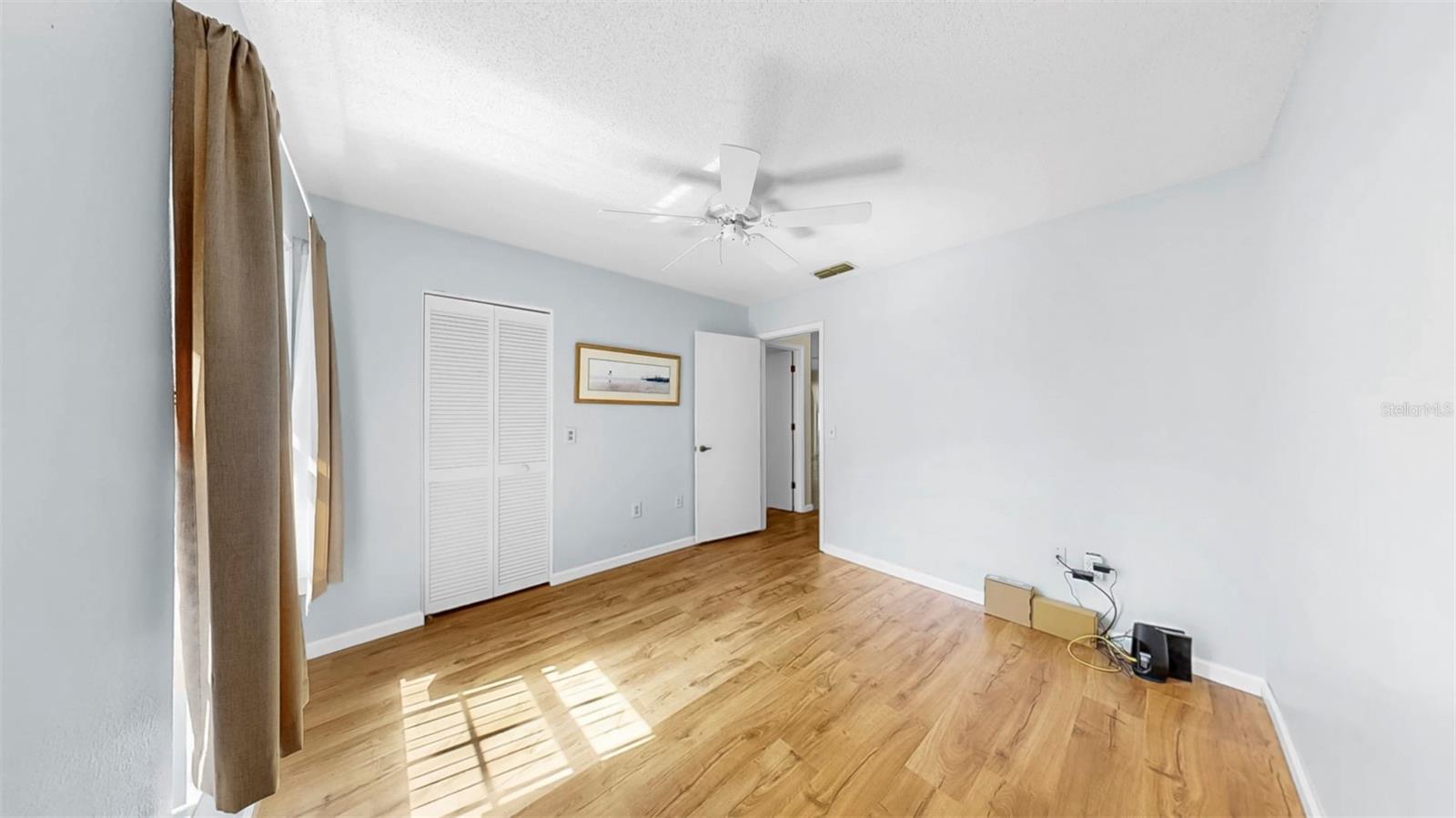 Listing photo id 15 for 4851 Leyte Court