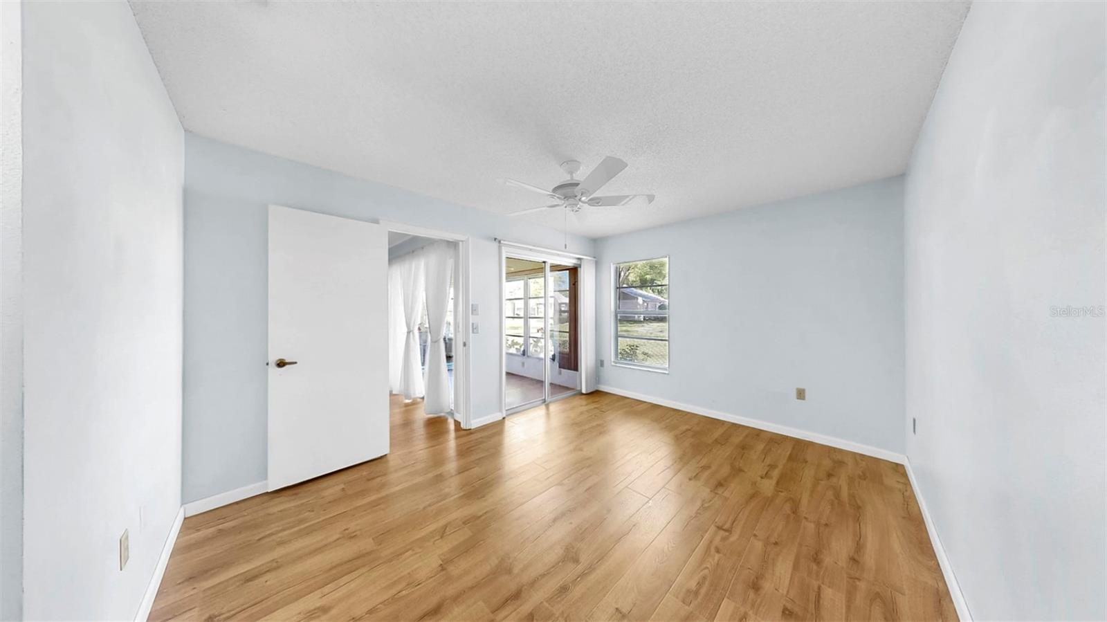 Listing photo id 17 for 4851 Leyte Court