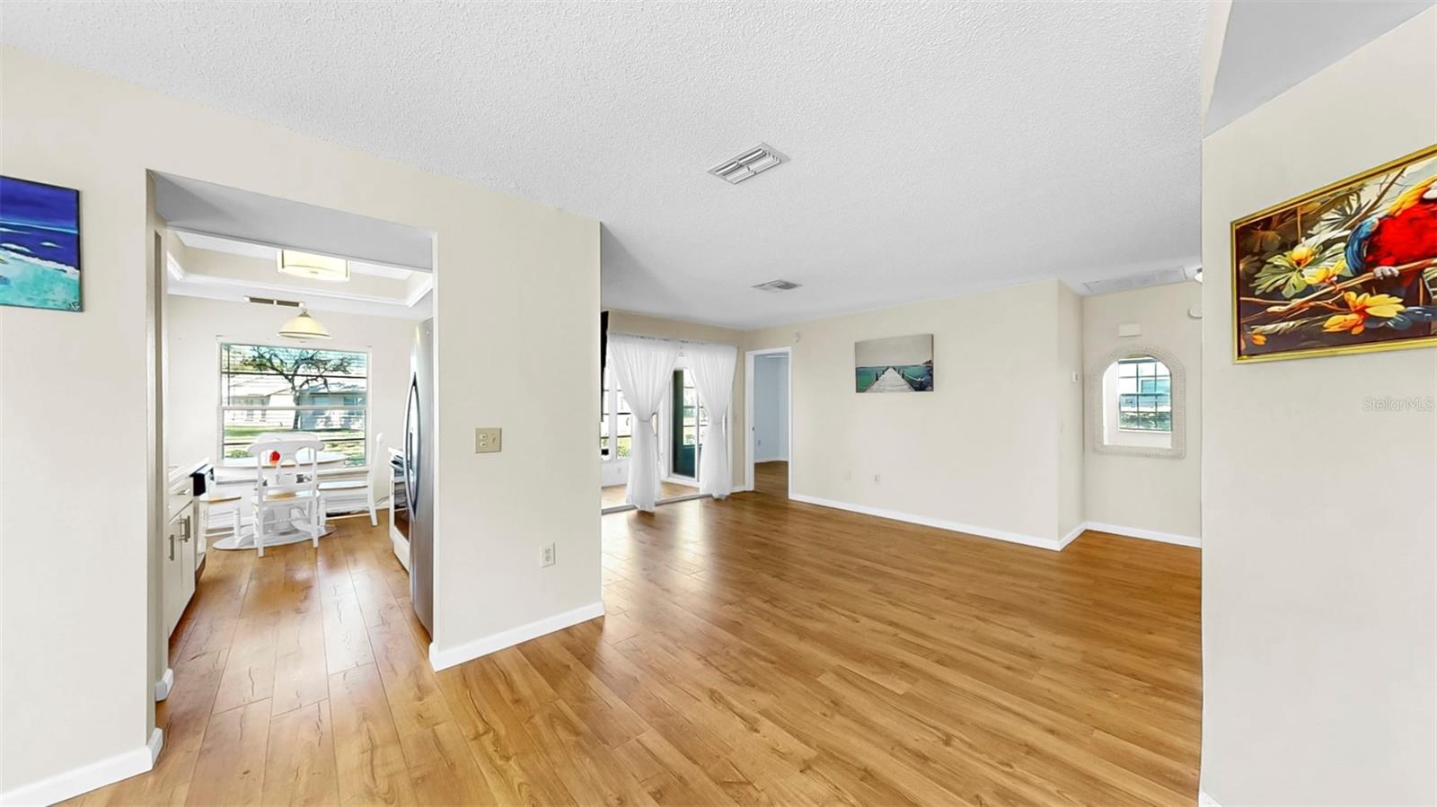 Listing photo id 23 for 4851 Leyte Court