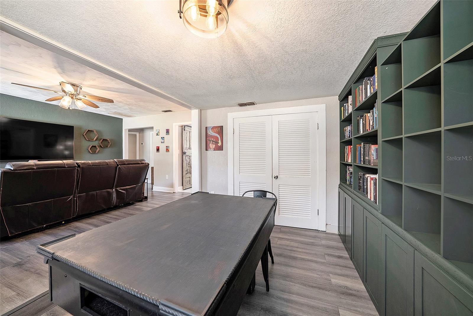 Listing photo id 9 for 1209 Flora Street