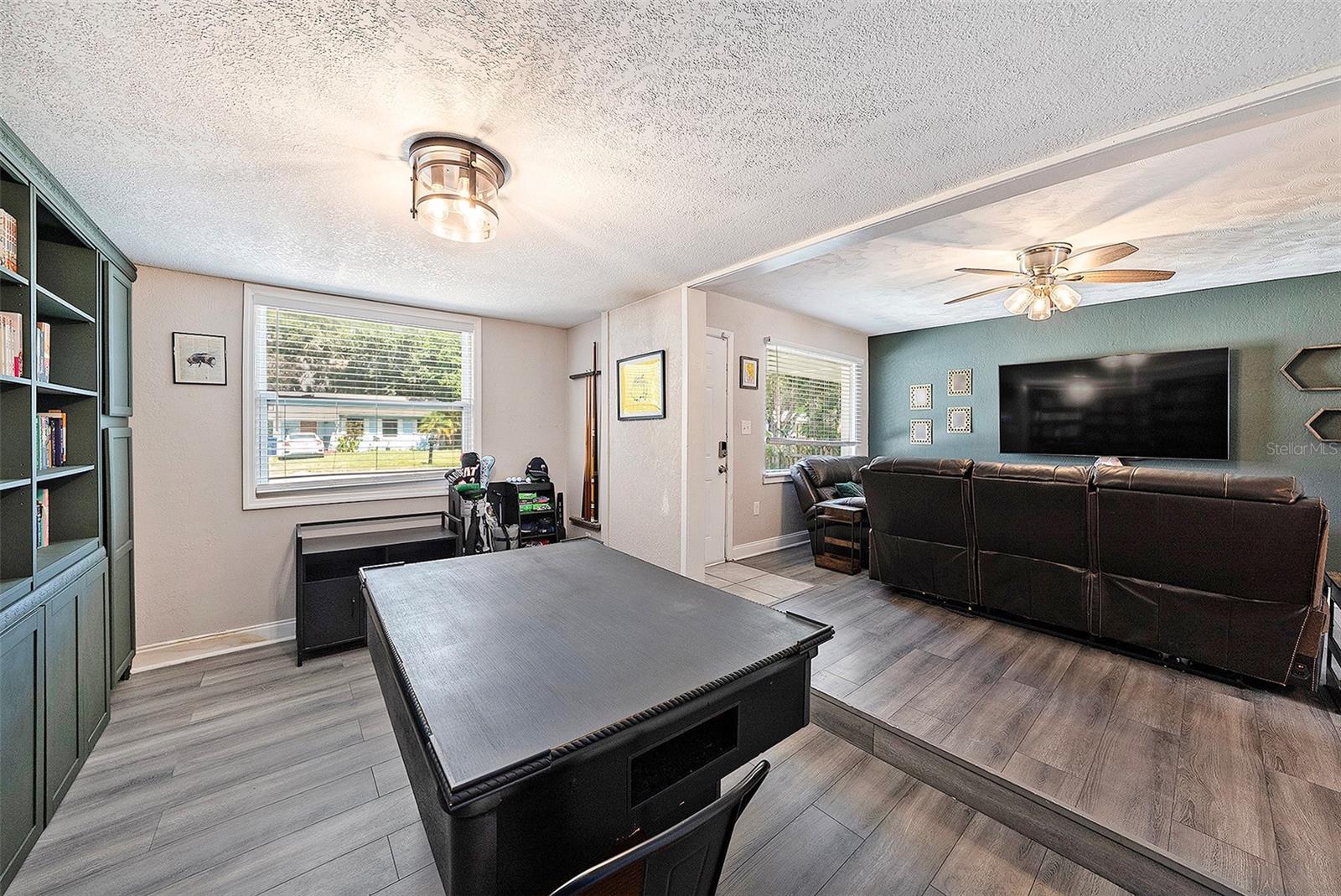 Listing photo id 10 for 1209 Flora Street