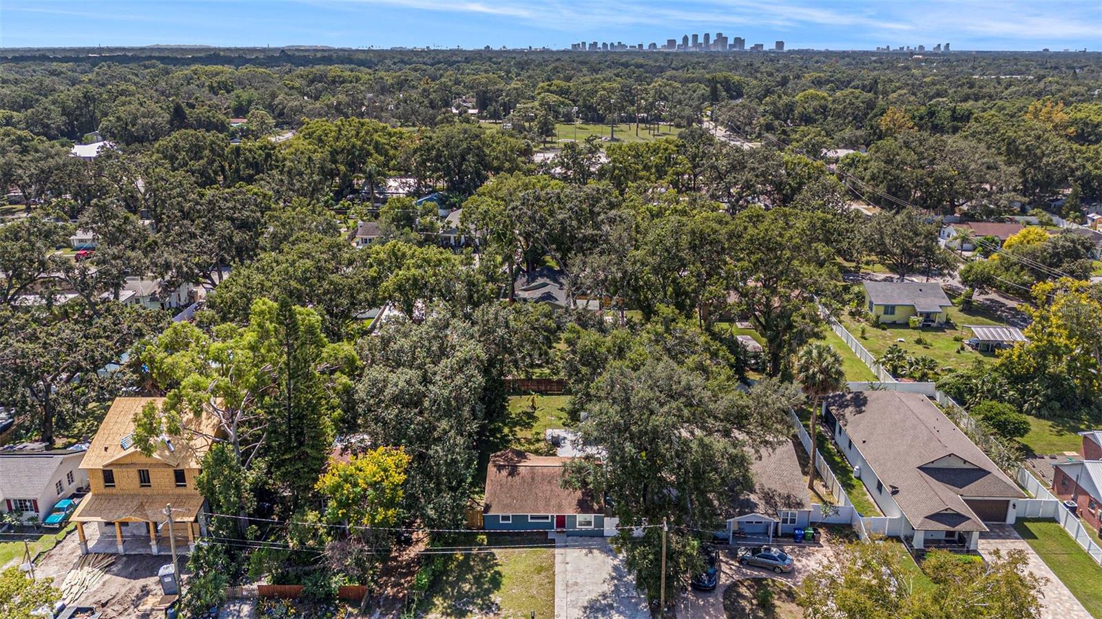 Listing photo id 26 for 1209 Flora Street