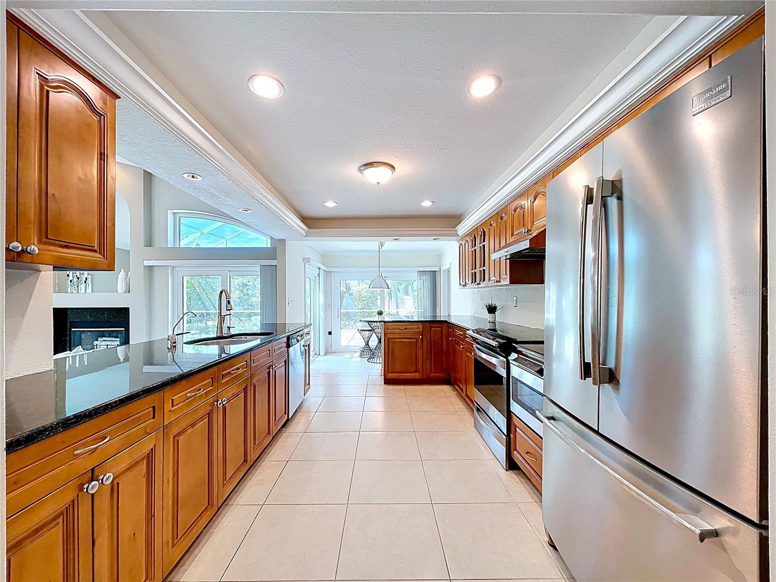 Image 13 of 82 For 2732 Resnik Circle E