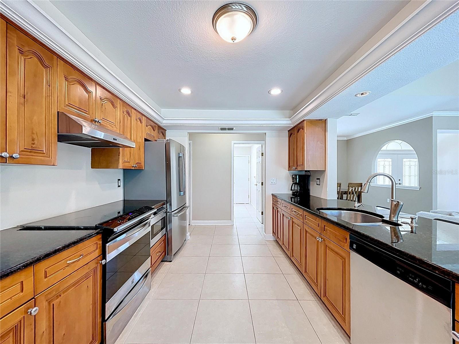 Image 16 of 82 For 2732 Resnik Circle E