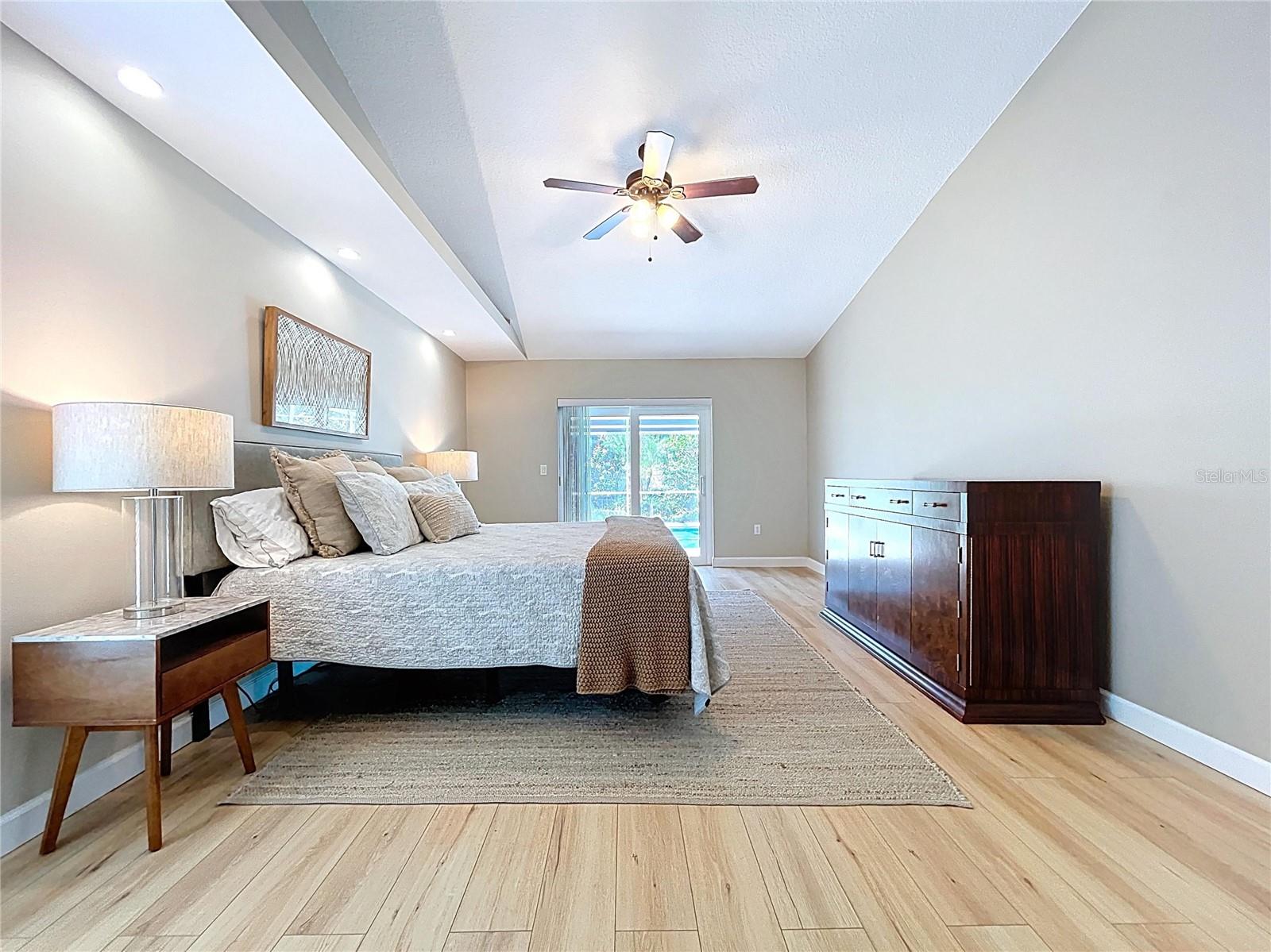Image 22 of 82 For 2732 Resnik Circle E