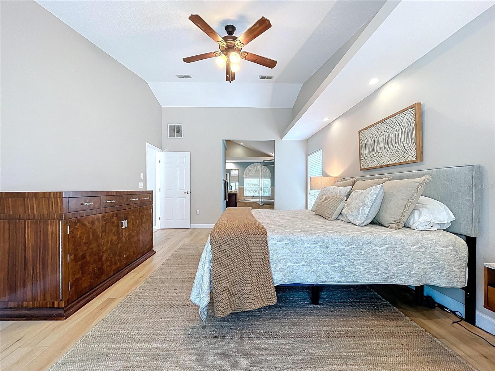 Image 23 of 82 For 2732 Resnik Circle E