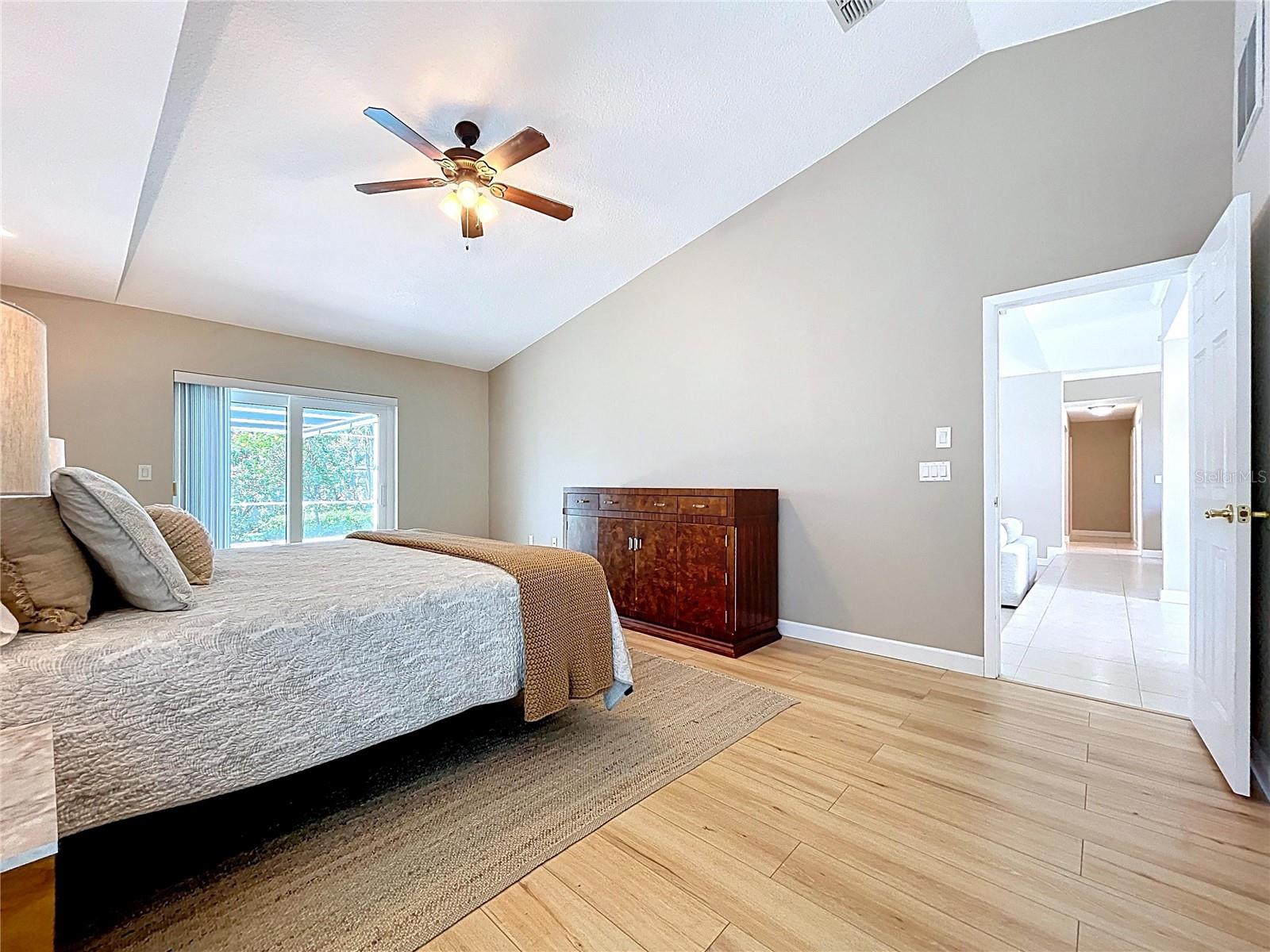 Image 24 of 82 For 2732 Resnik Circle E