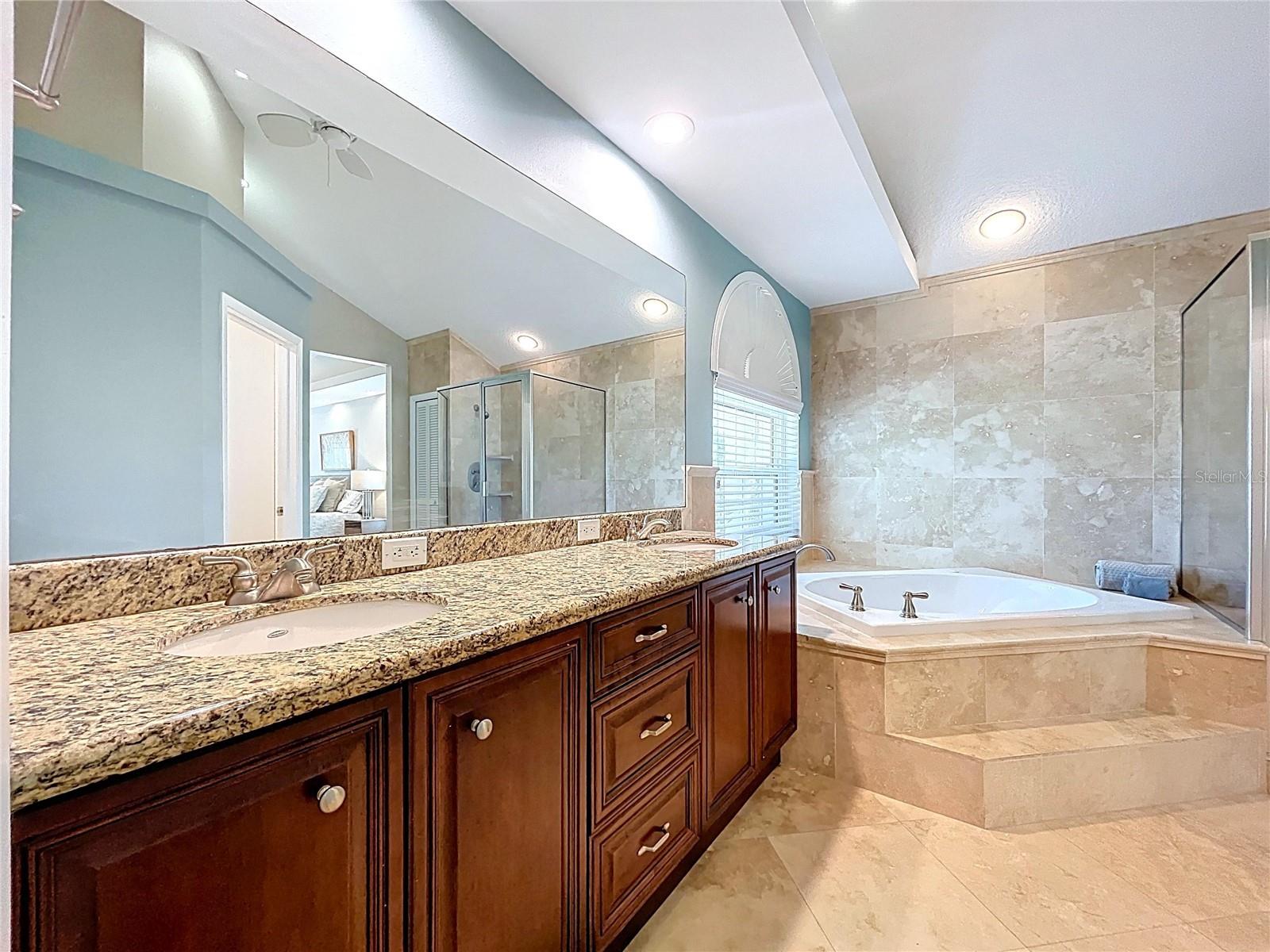 Image 25 of 82 For 2732 Resnik Circle E