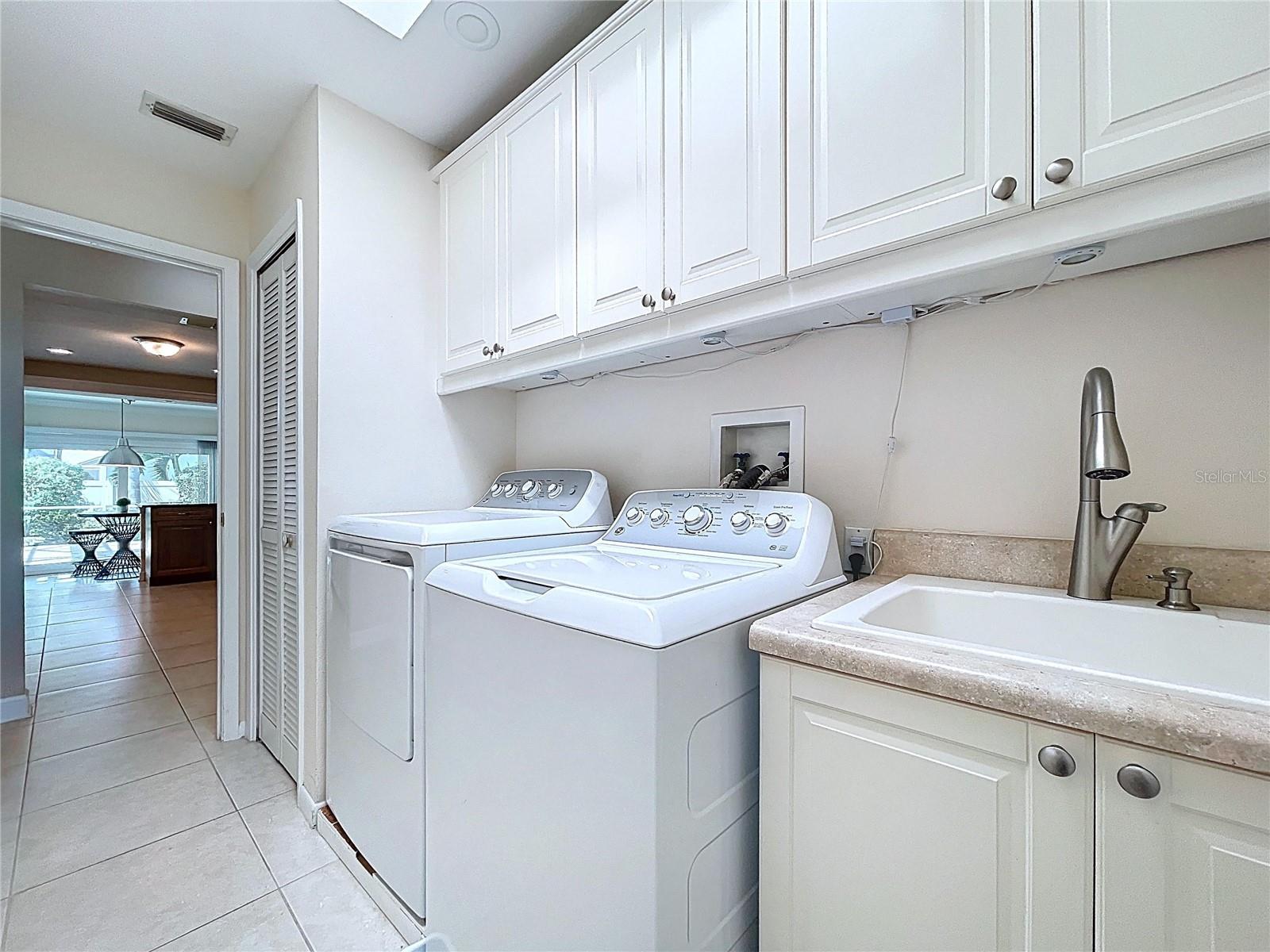 Image 43 of 82 For 2732 Resnik Circle E