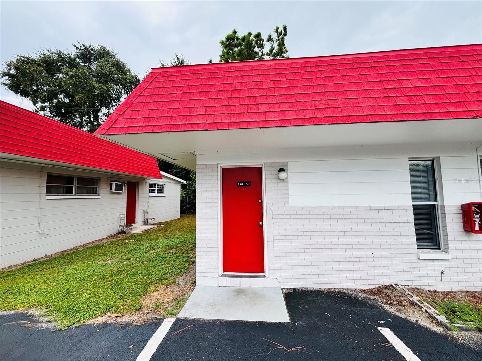 Image 2 of 11 For 1310 Lexington Court