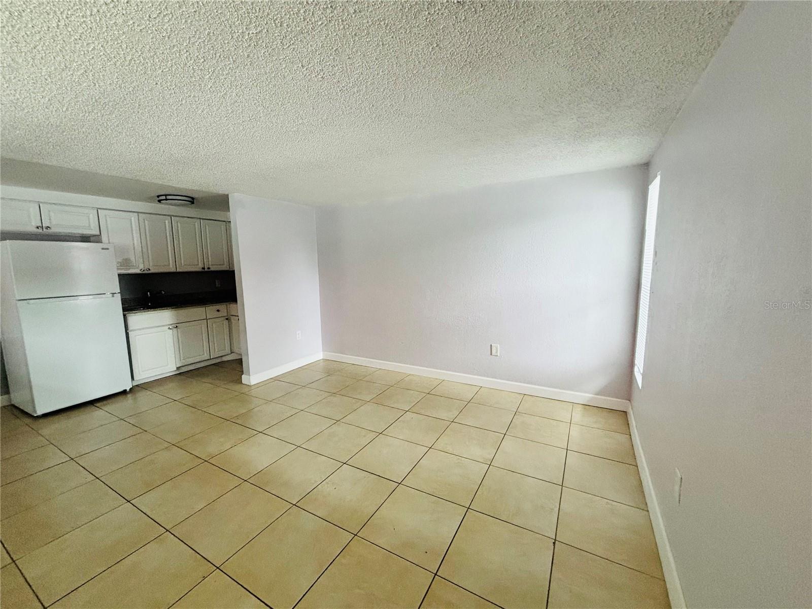 Image 4 of 11 For 1310 Lexington Court