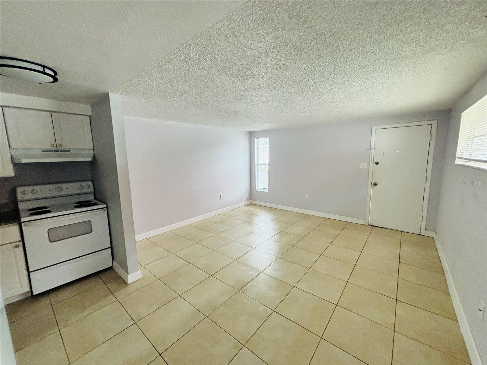 Image 6 of 11 For 1310 Lexington Court