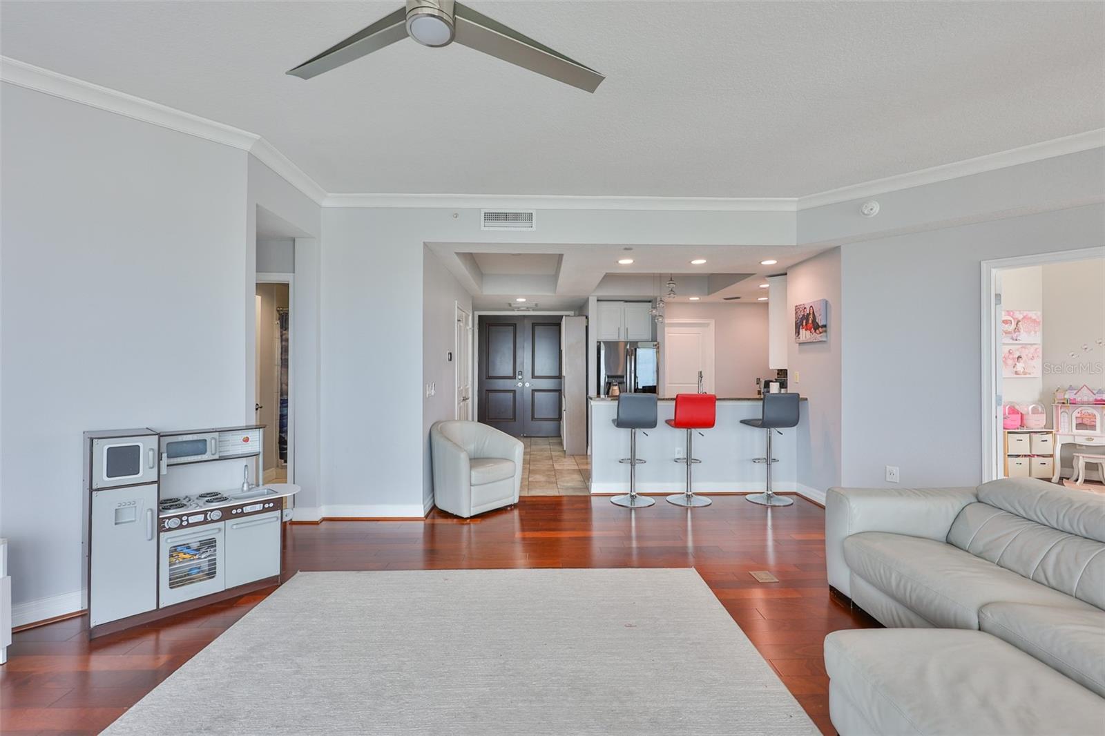 Image 13 of 69 For 1209 Cumberland Avenue 2404