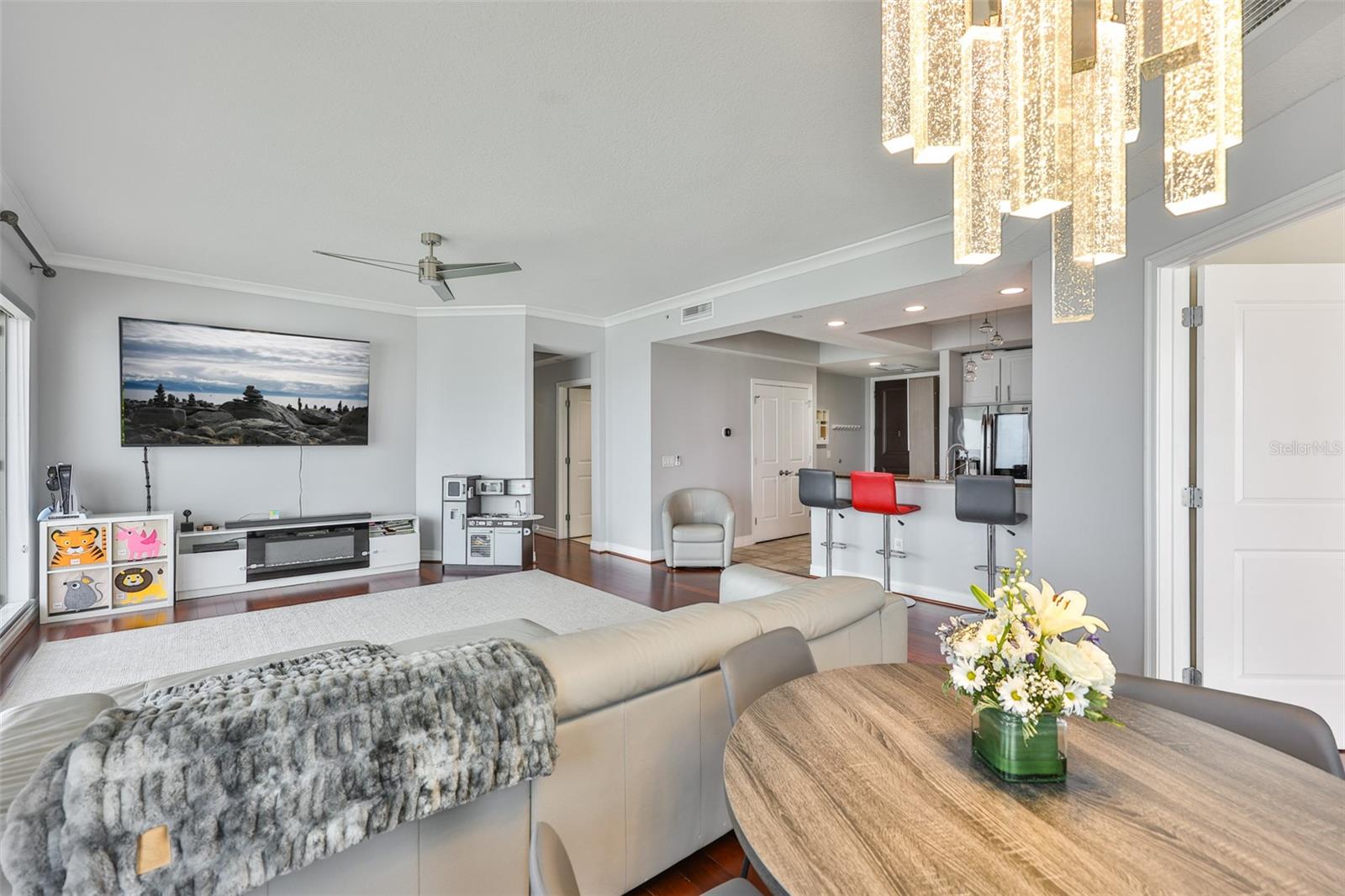 Image 15 of 69 For 1209 Cumberland Avenue 2404