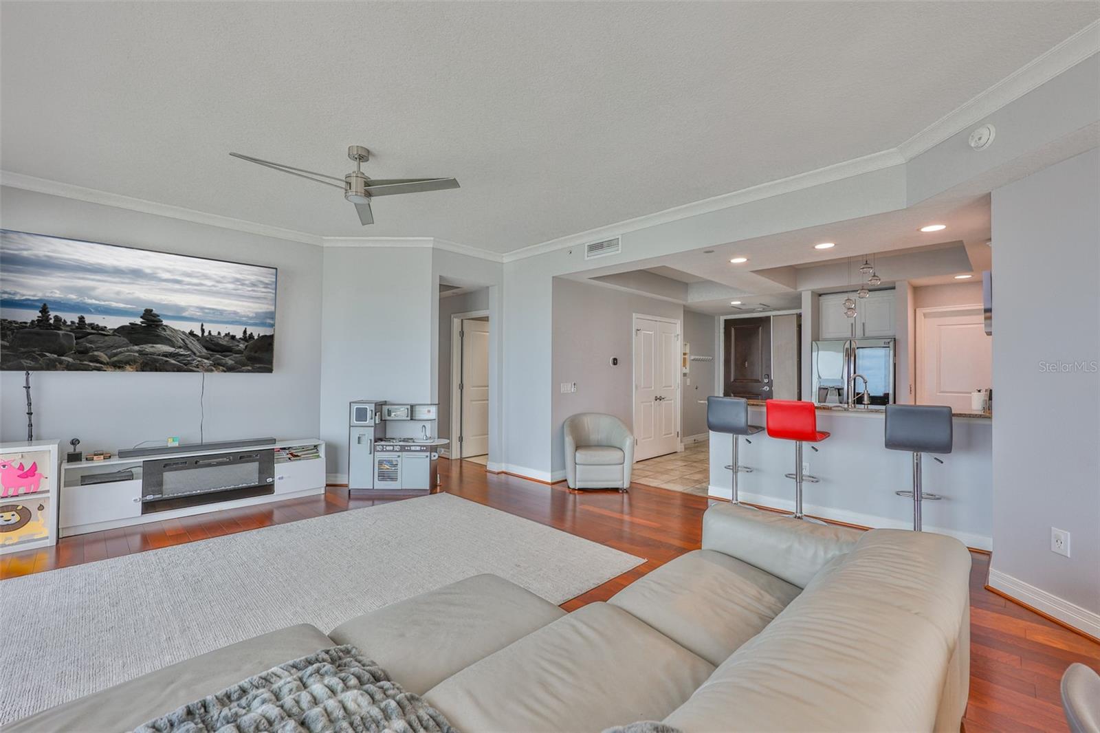Image 16 of 69 For 1209 Cumberland Avenue 2404