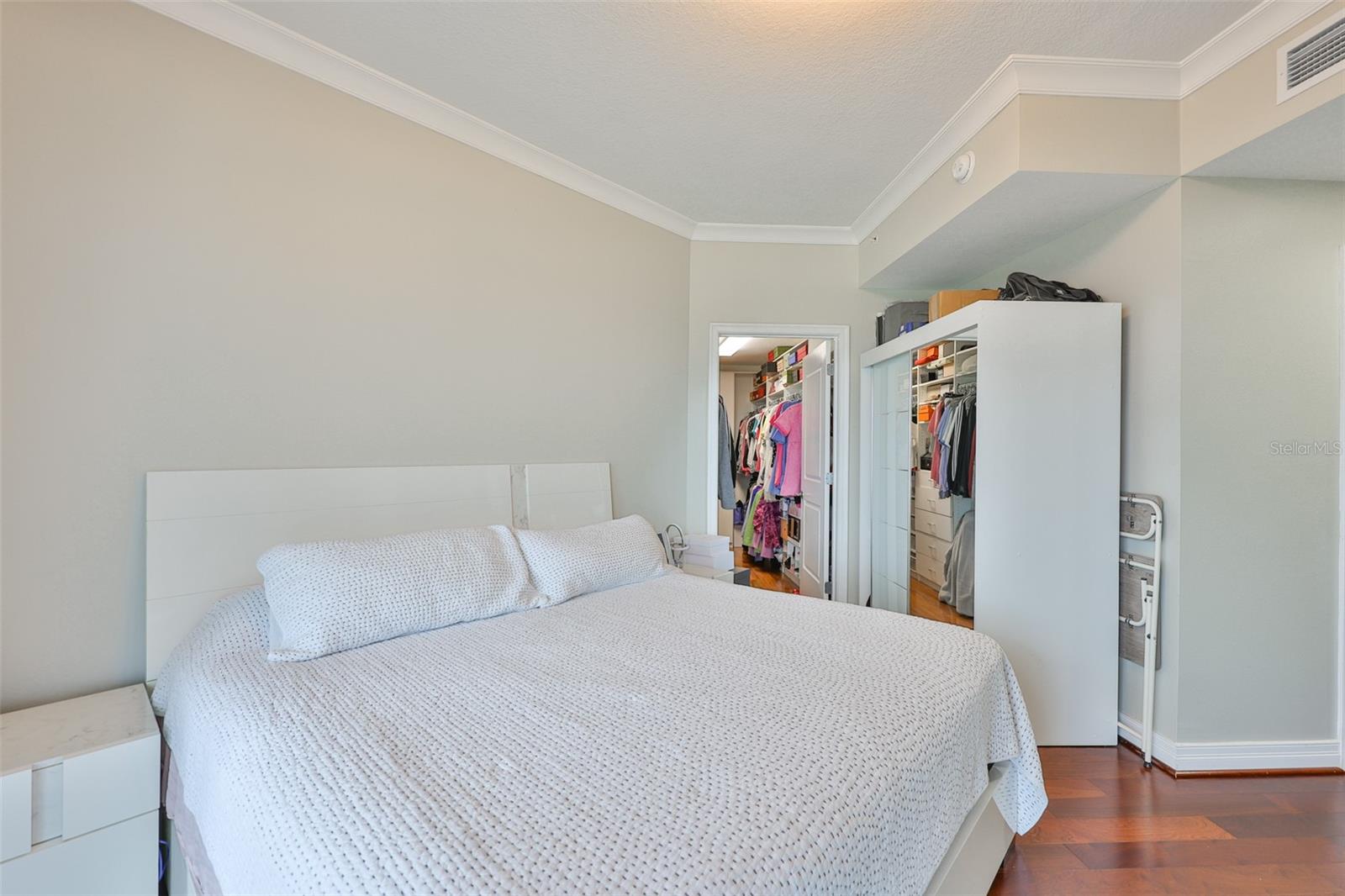 Image 24 of 69 For 1209 Cumberland Avenue 2404