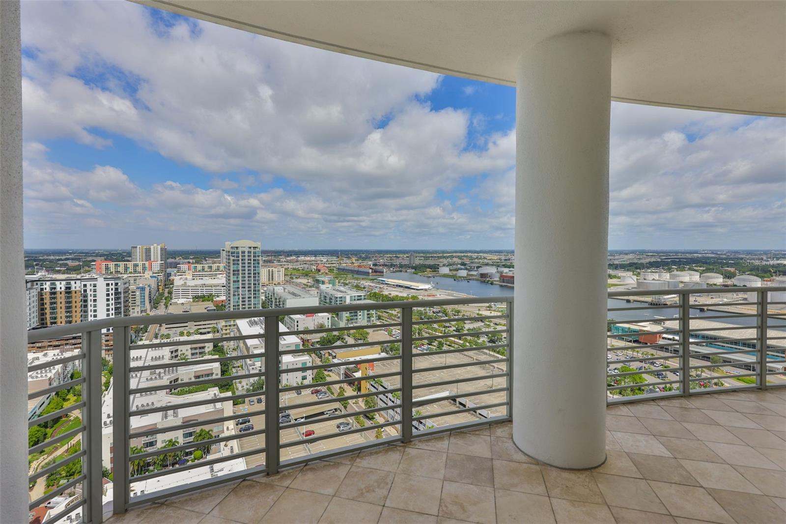 Image 41 of 69 For 1209 Cumberland Avenue 2404