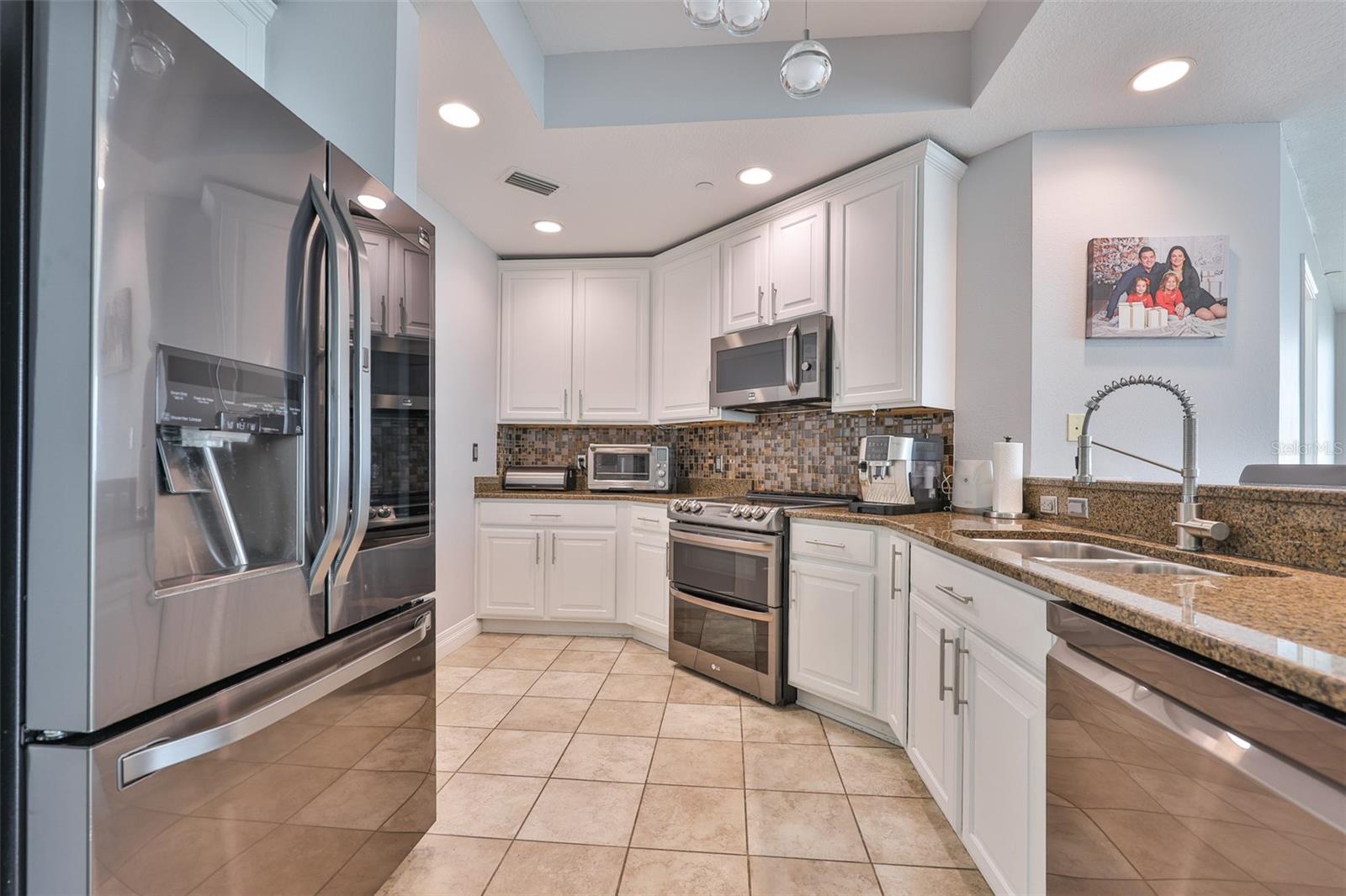 Image 9 of 69 For 1209 Cumberland Avenue 2404